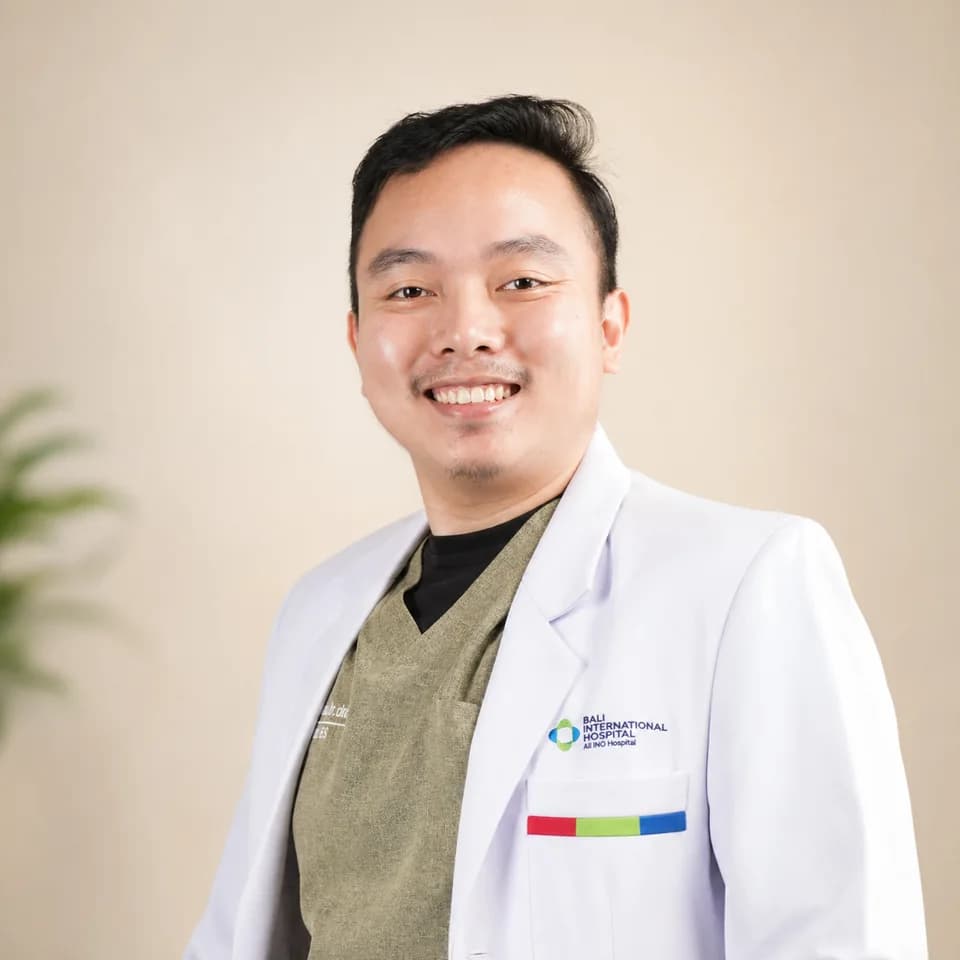 Foto dr. Artha, spesialis neurorestorasi NeuroBali.
